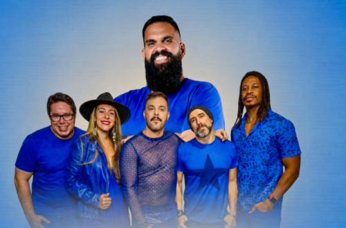 IArtistas Faustão e banda Máquinas na Pista em peça gráfica azul para a Festa de Iemanjá na Artmalte.
