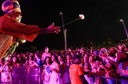 Carlinhos Brown, anfitrião da Enxaguada de Iemanjá 2026 em Salvador.