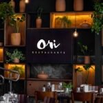 Ambiente do restaurante Orí no Horto Florestal, Salvador.