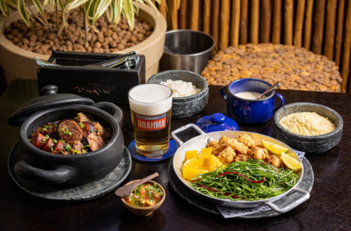 Feijoada de Carnaval no Megiro com acompanhamentos completos e chopp gelado. Foto: Leonardo Freire