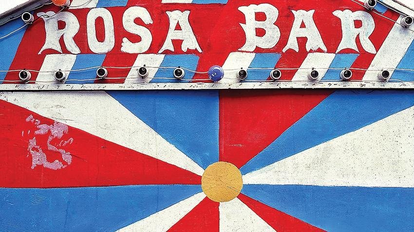 barraca Rosa Bar nas festas de largo de Salvador representando tradição cultural