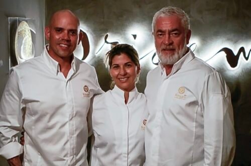 Fabrício Lemos, Lisiane Arouca e Alex Atala no jantar que abriu as comemorações de 10 anos do restaurante Origem em Salvador
