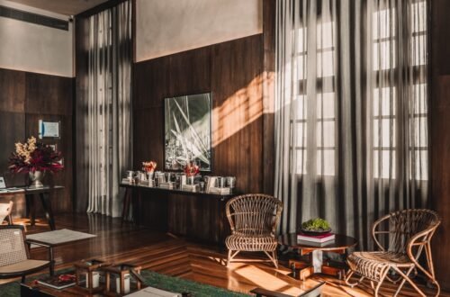 Exposição Fasano Salvador Convida 2026 no Hotel Fasano Salvador com ambientação e obras de arte baiana