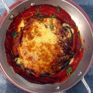 Parmegiana de berinjela gratinada em proposta de experiência afetiva em Salvador