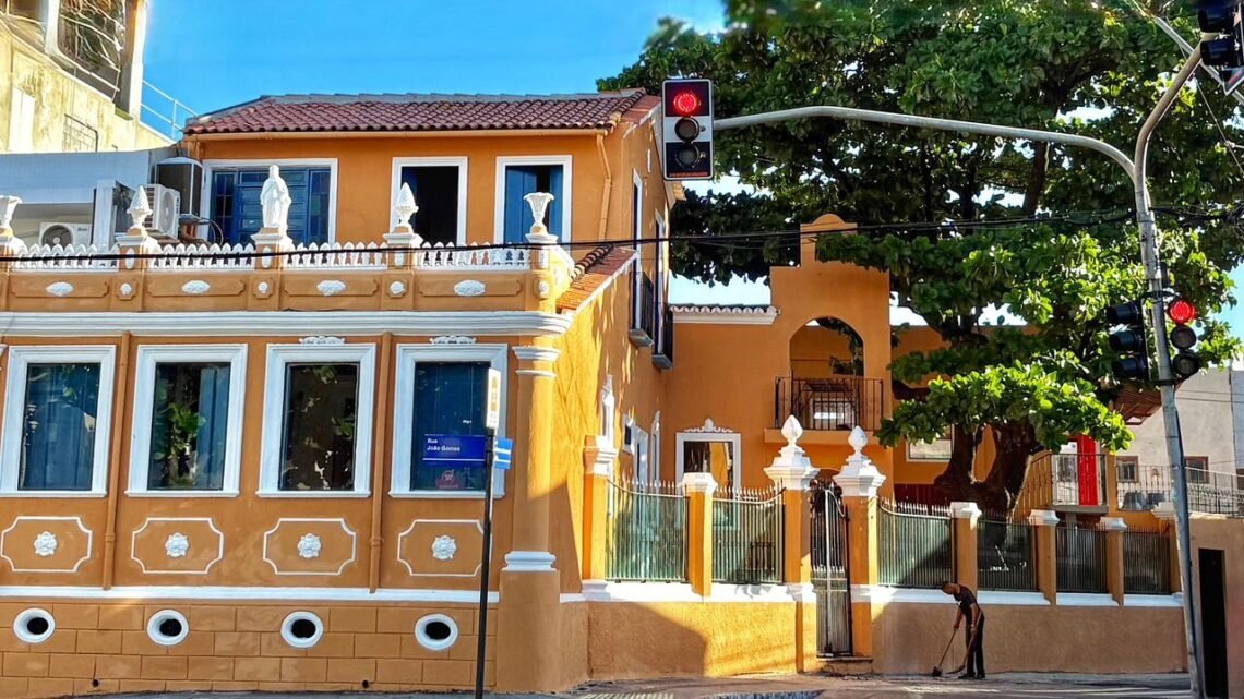 Fachada do Álvares Gastrobar no Rio Vermelho, em Salvador, onde acontece o início da operação com evento para convidados.