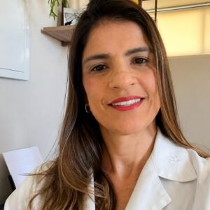 Priscila Barreto, fisioterapeuta pélvica, fala sobre as causas da dor na relação sexual e a importância da avaliação da saúde íntima feminina.