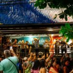 Anarriê Elétrico reúne público durante o São João de Santo Antônio de Jesus no Dia de São João.