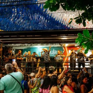 Anarriê Elétrico reúne público durante o São João de Santo Antônio de Jesus no Dia de São João.