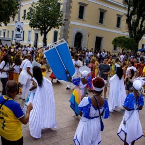 Mulheres participam de atividade cultural do Julho das Pretas em Salvador, iniciativa do Agbara voltada ao fortalecimento de mulheres negras.