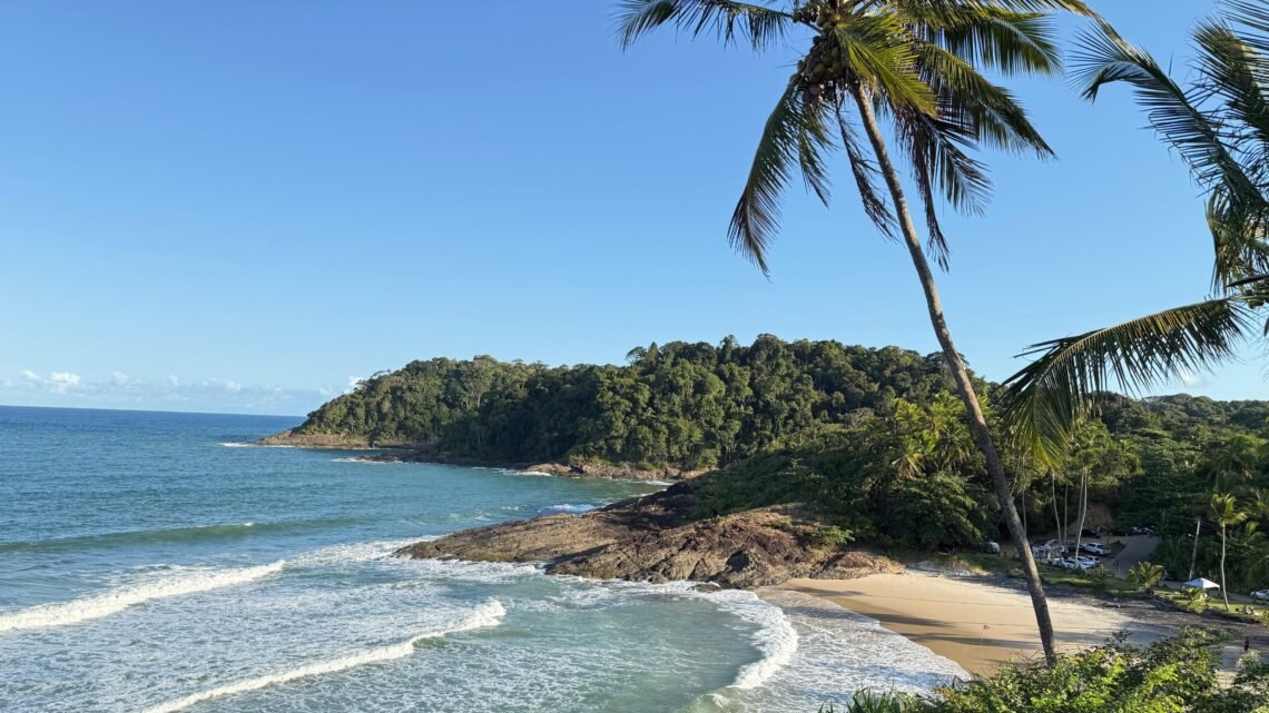 Vista panorâmica de Itacaré, no litoral sul da Bahia, cenário que recebe o Festival Sabores de Itacaré entre os dias 10 e 26 de julho.