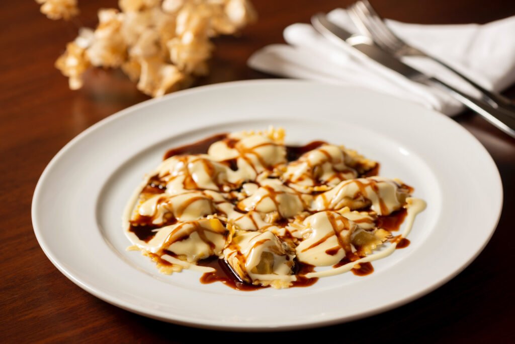 Tortelli di Vitello servido durante o jantar Toscana no Gero Salvador.