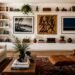 Casa com personalidade reúne livros, obras de arte, plantas, móveis de diferentes estilos e objetos pessoais na decoração.