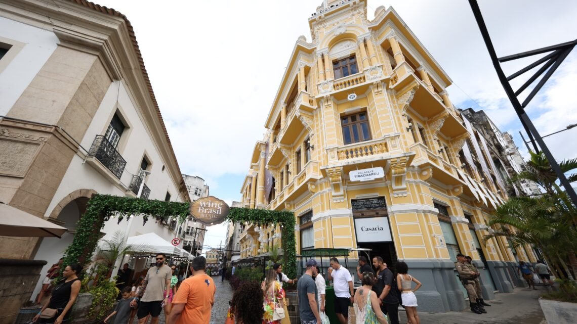 Wine Brasil Music 2026 no Palacete Tirachapéu, no Centro Histórico de Salvador.