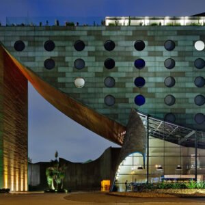 Fachada do Hotel Unique, um dos hotéis com Chave Michelin no Brasil em 2026.