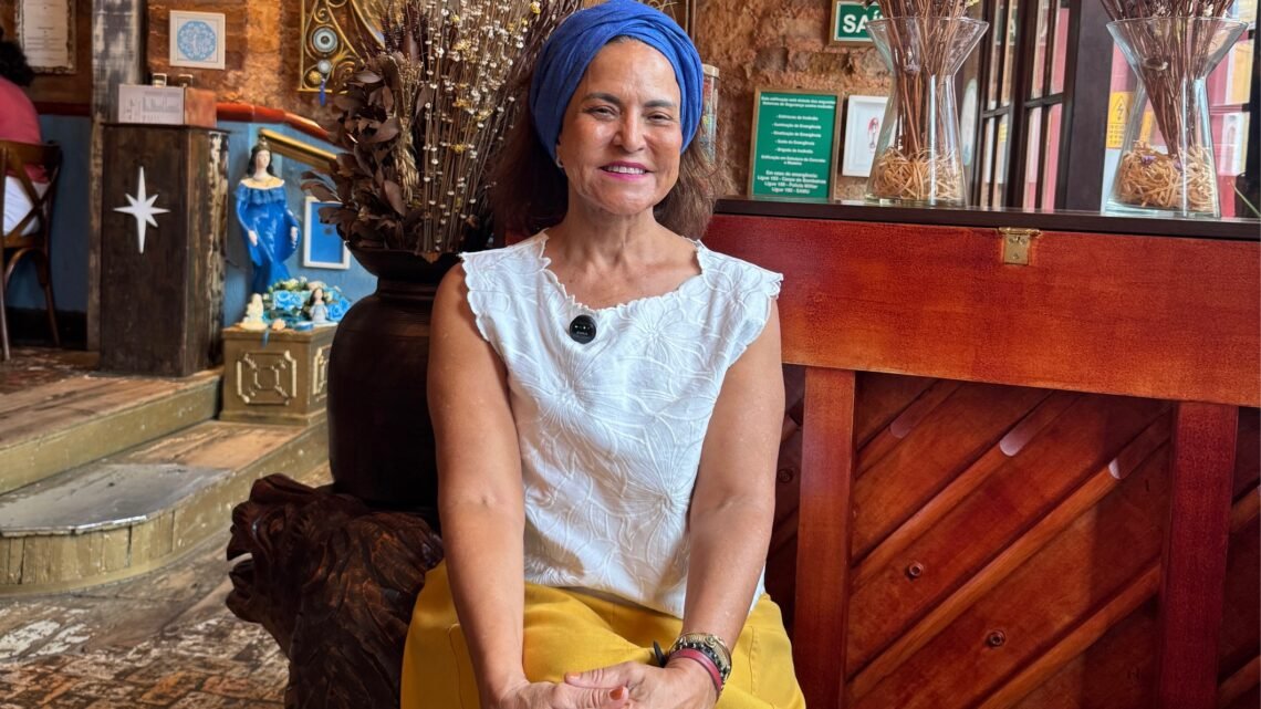 Tereza Paim no restaurante Casa de Tereza, que completa 14 anos com lançamentos ligados à arte